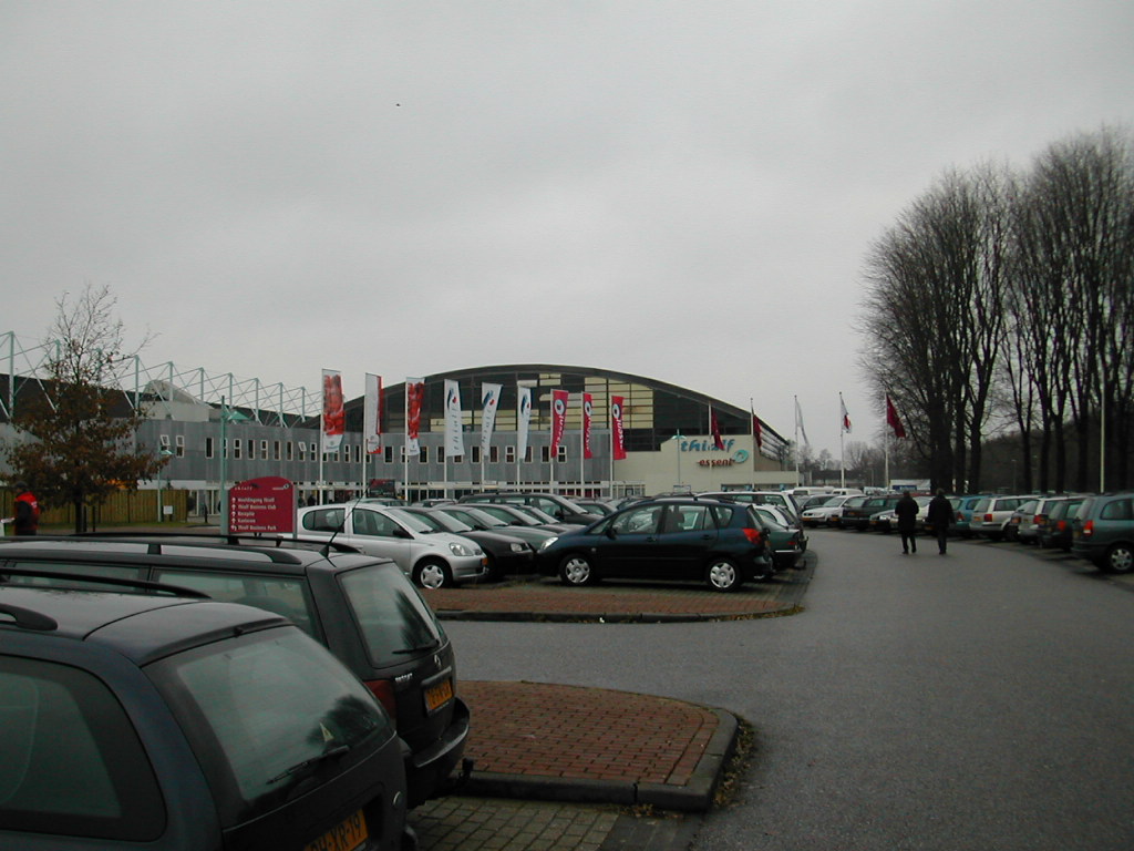 Aankomst in Heereveen, het Thialf stadion