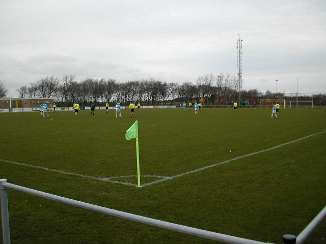 De plaatselijke bevolking doet ook aan voetbal ;-)