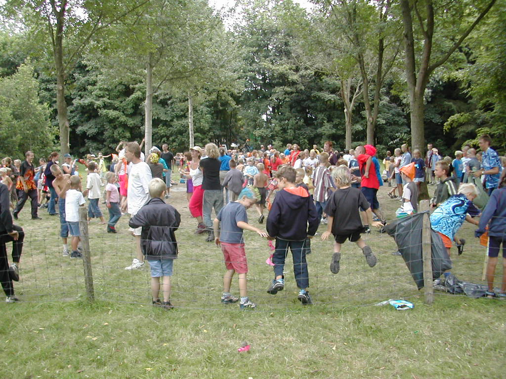 Disco met het hele kamp tegelijik.. zo'n 400 kinderen.