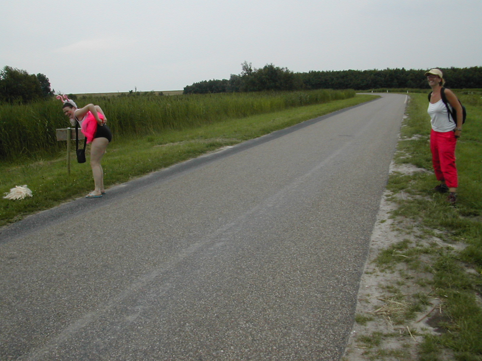 Eva en Chantal gaan moonen